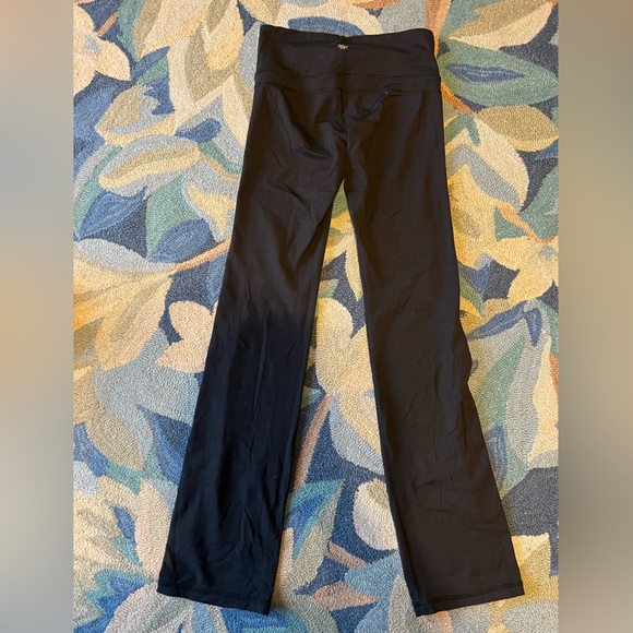 Athleta straight leg black leggings. Size XS petite - Picture 3 of 3